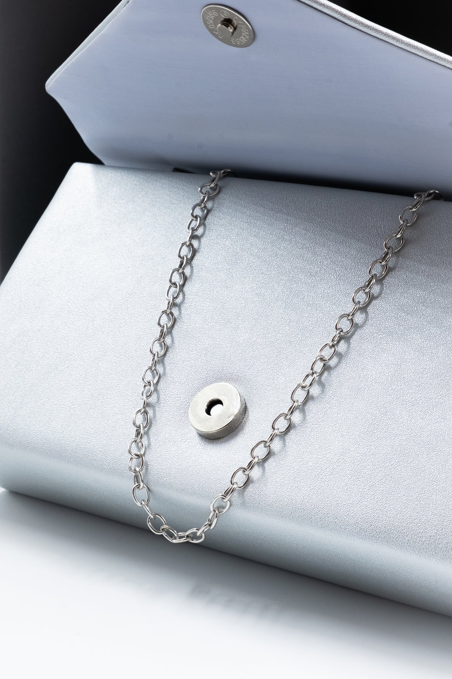 POCHETTE IN ECOPELLE ARGENTO