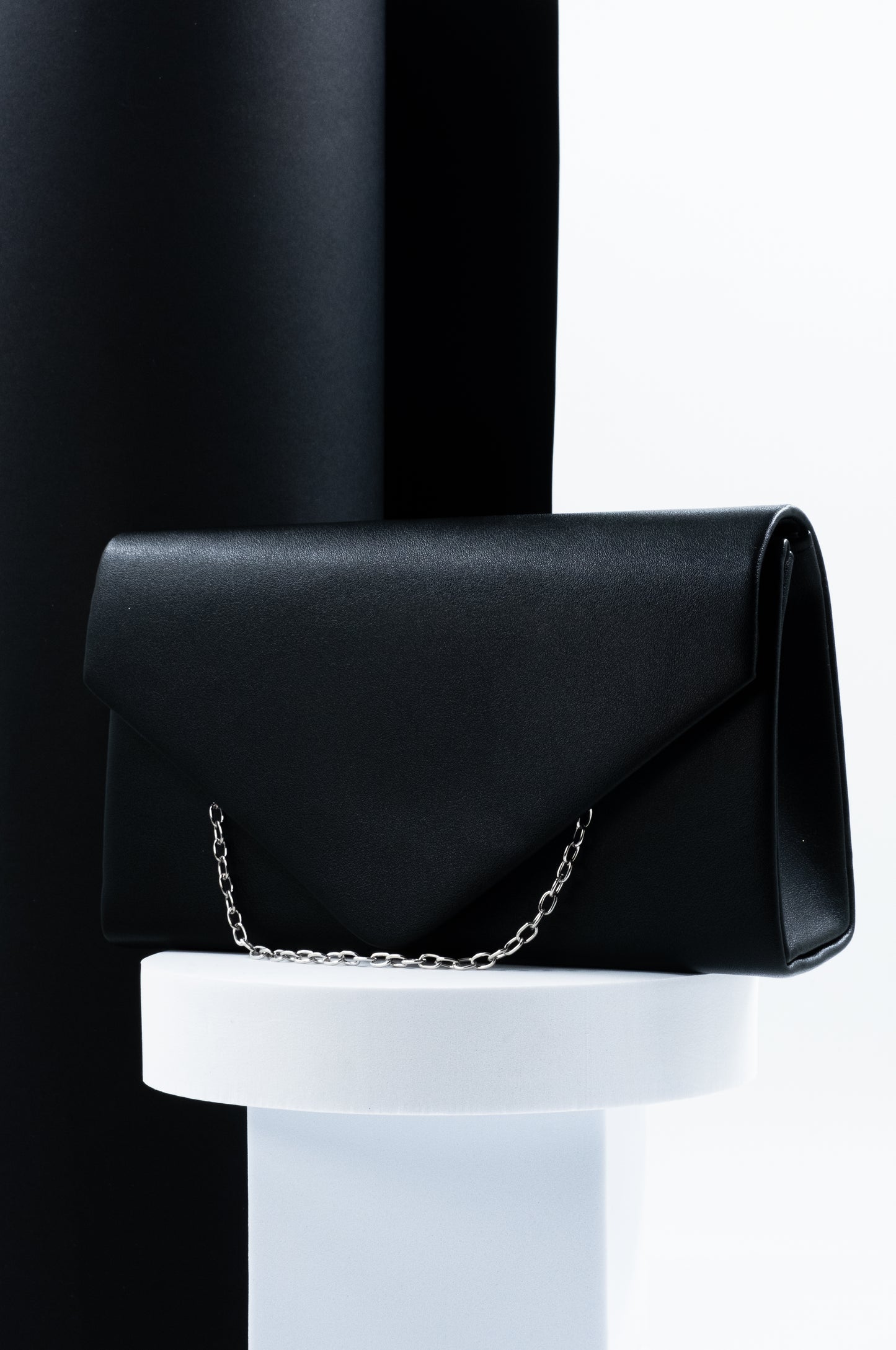 POCHETTE IN ECOPELLE NERA