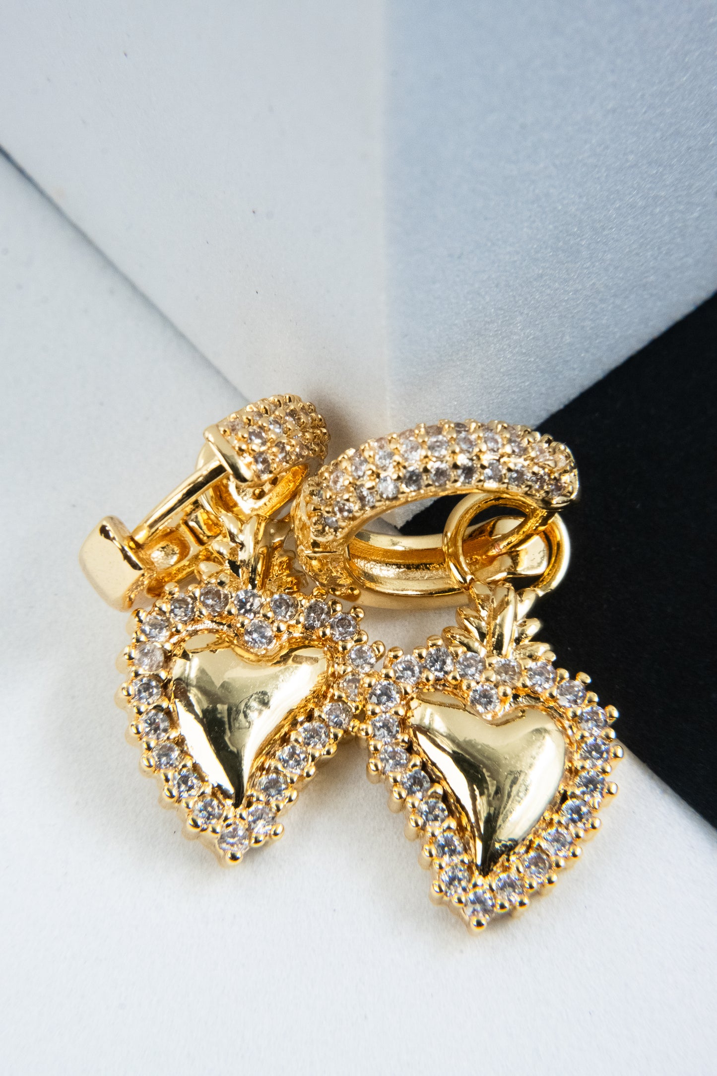 ORECCHINI CERCHIETTO CUORE SACRO ORO