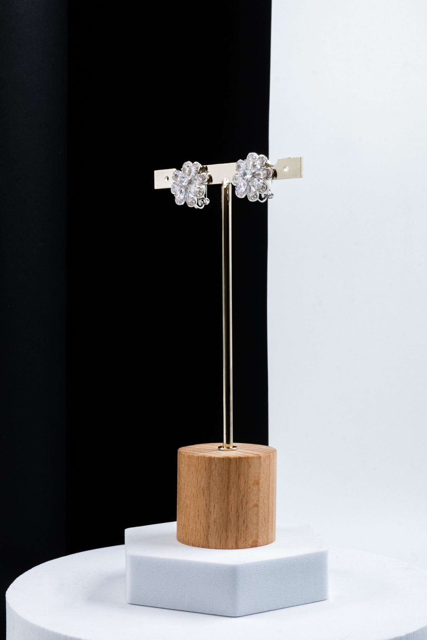 ORECCHINI CLIP FIORE ARGENTO