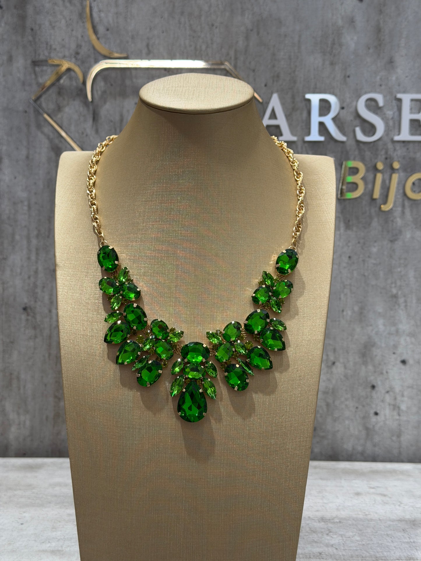 COLLANA FASHION VERDE CHIARO