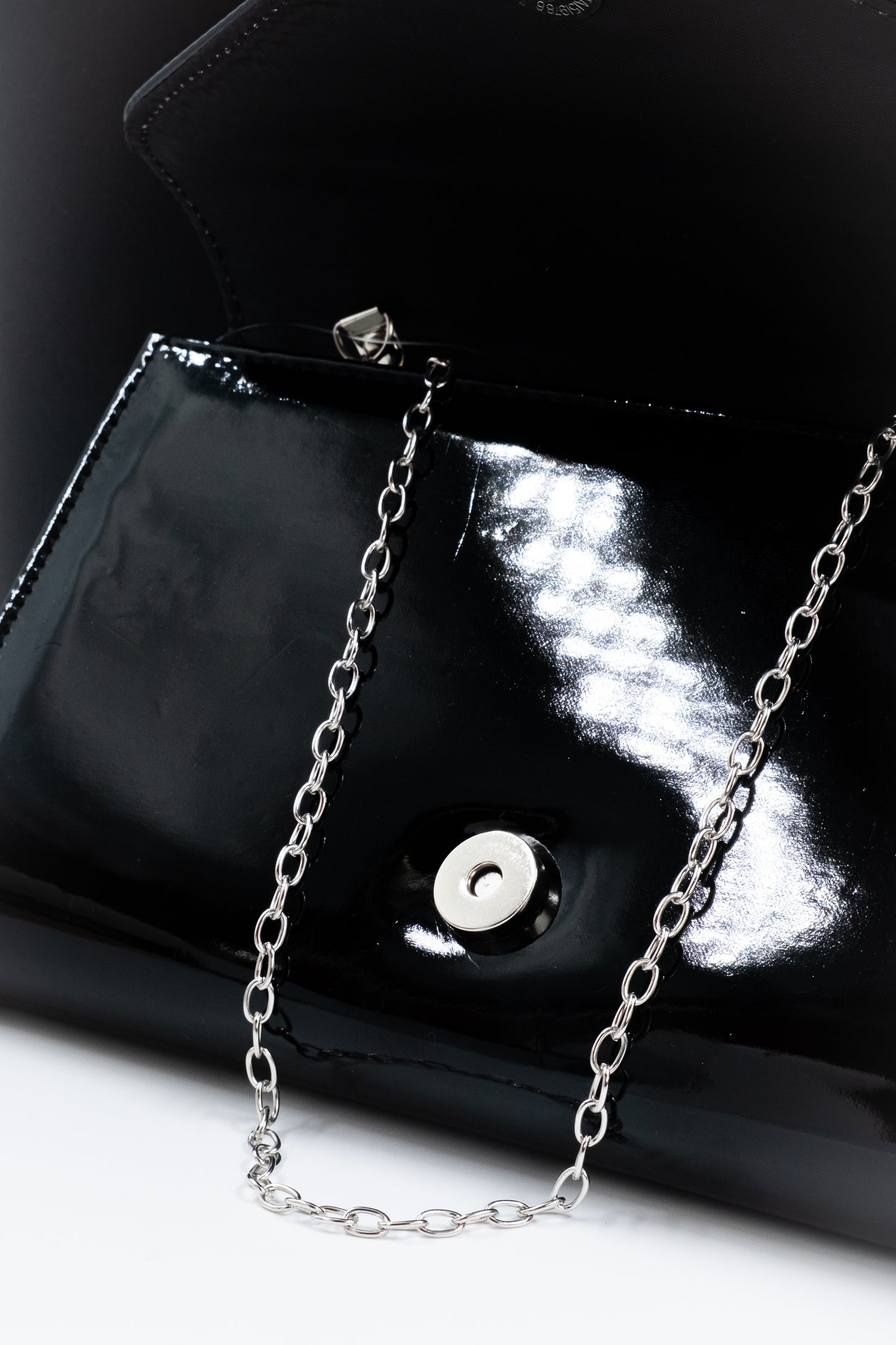 POCHETTE IN VERNICE NERA