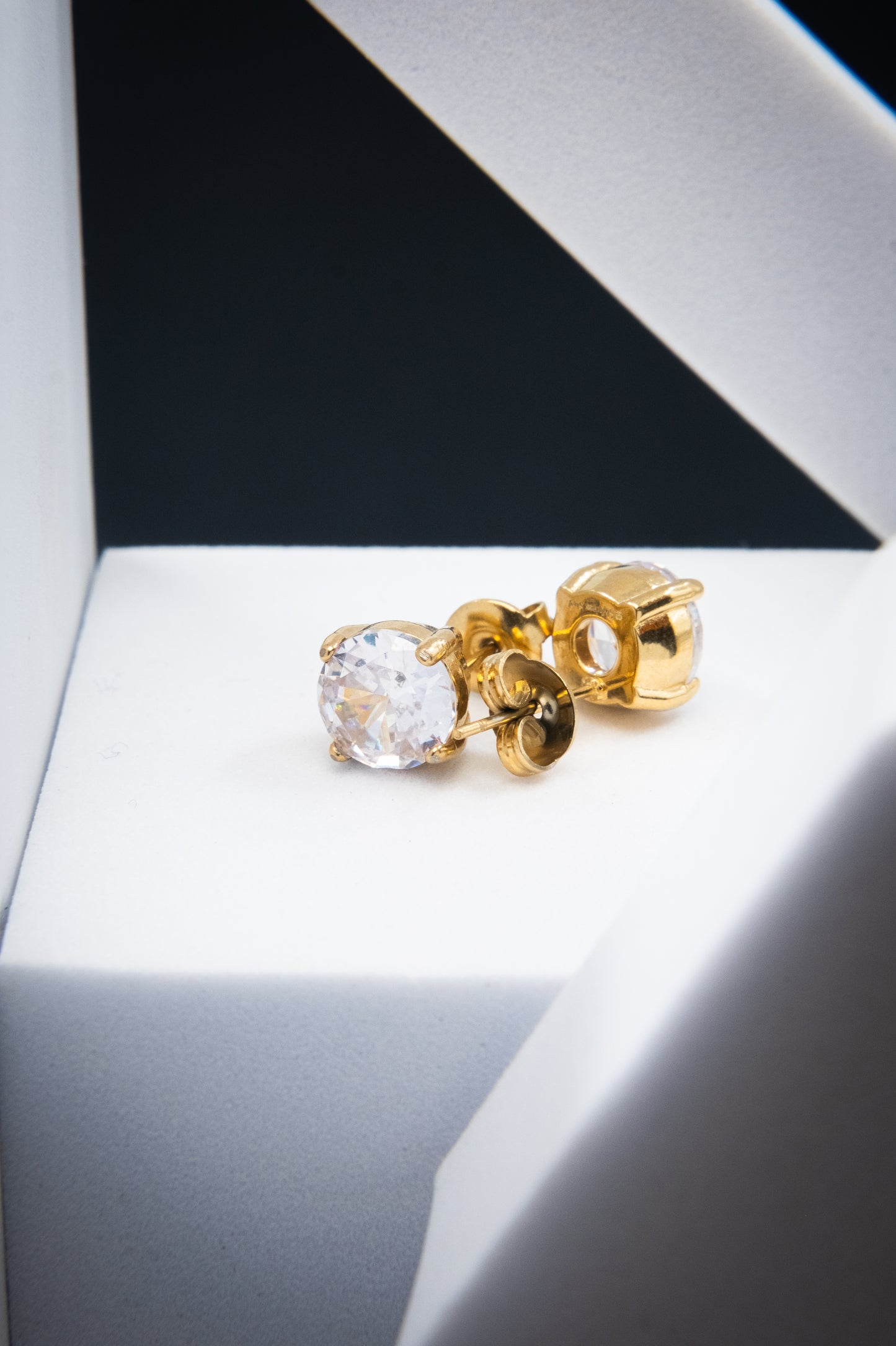 ORECCHINI PUNTO LUCE ORO 8 MM