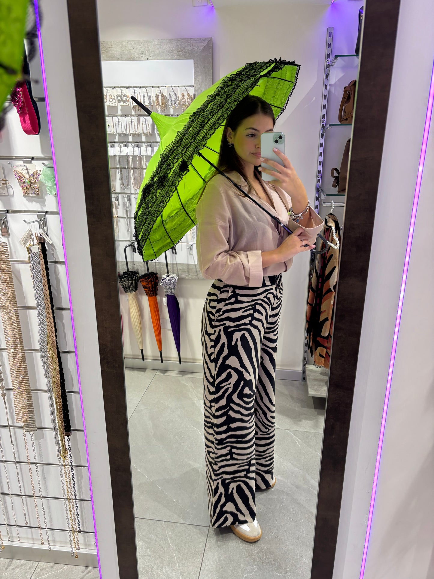 OMBRELLO CHIC CON RICAMI IN PIZZO