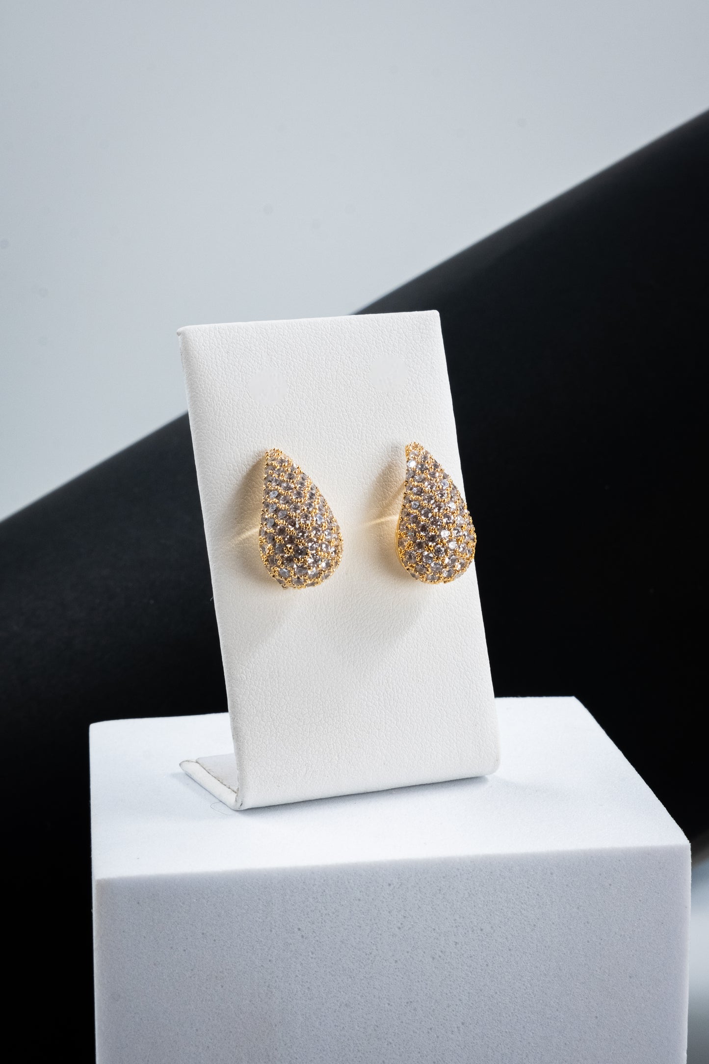 ORECCHINI GOCCIA CRISTALLI ORO 2 CM