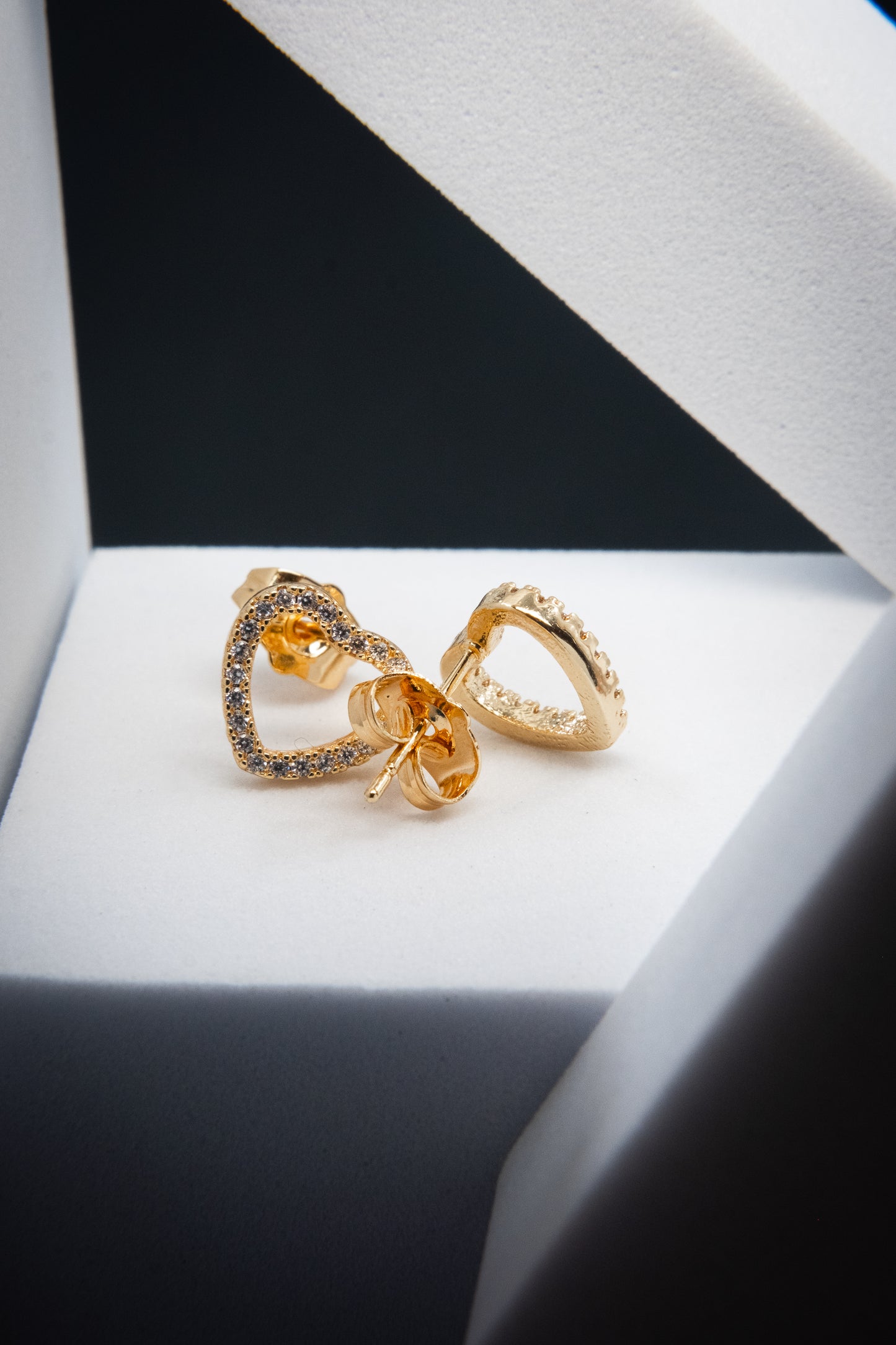 ORECCHINI CUORE FORATO ORO