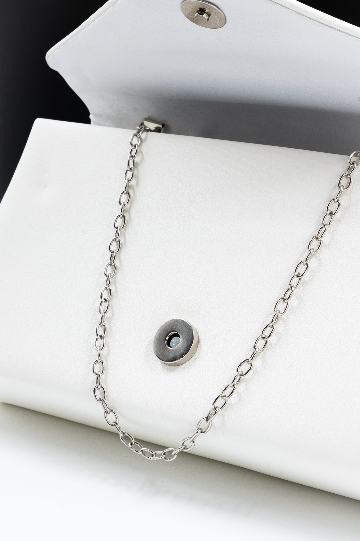 POCHETTE IN ECOPELLE BIANCA