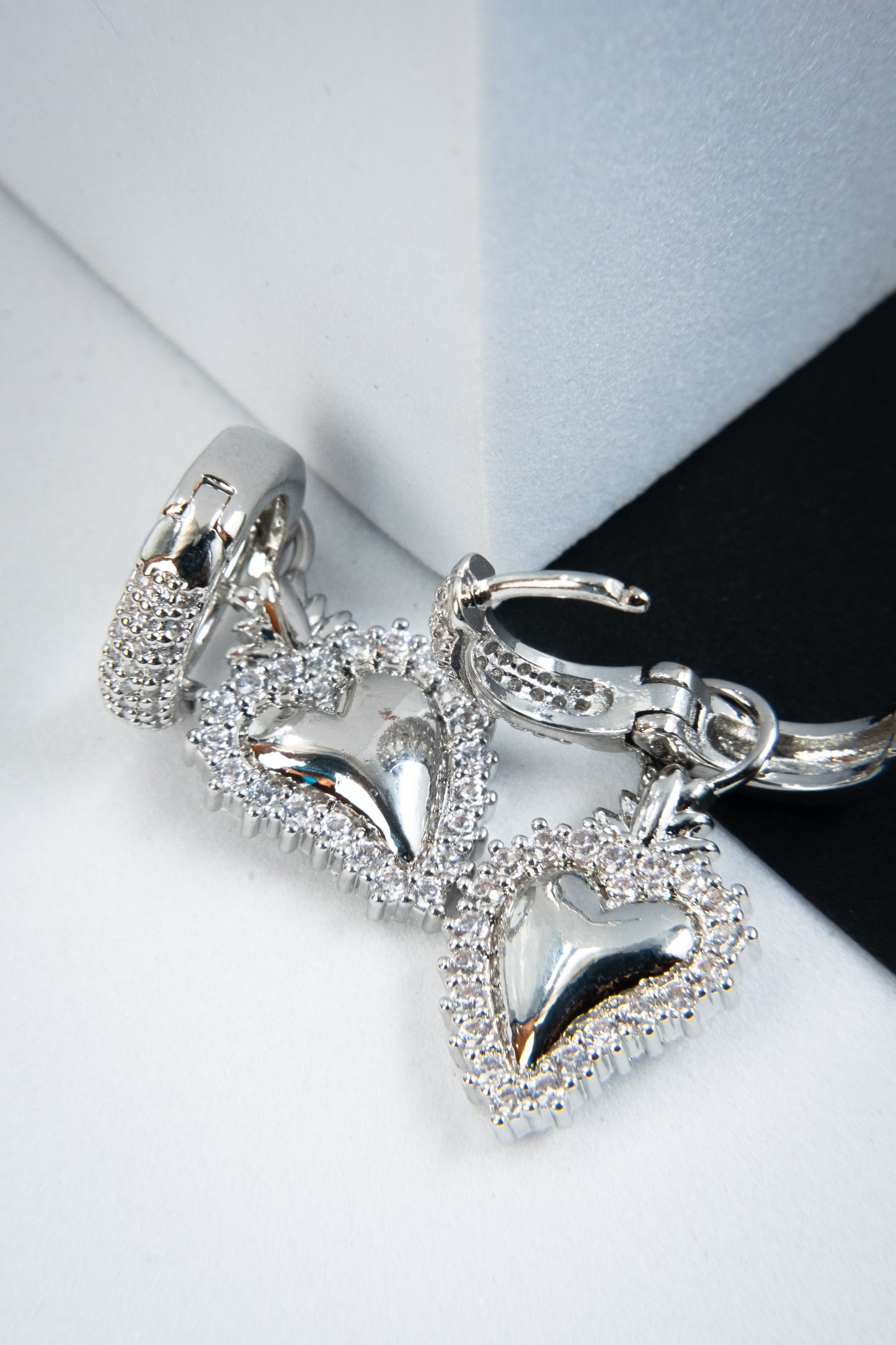 ORECCHINI CERCHIETTO CUORE SACRO ARGENTO