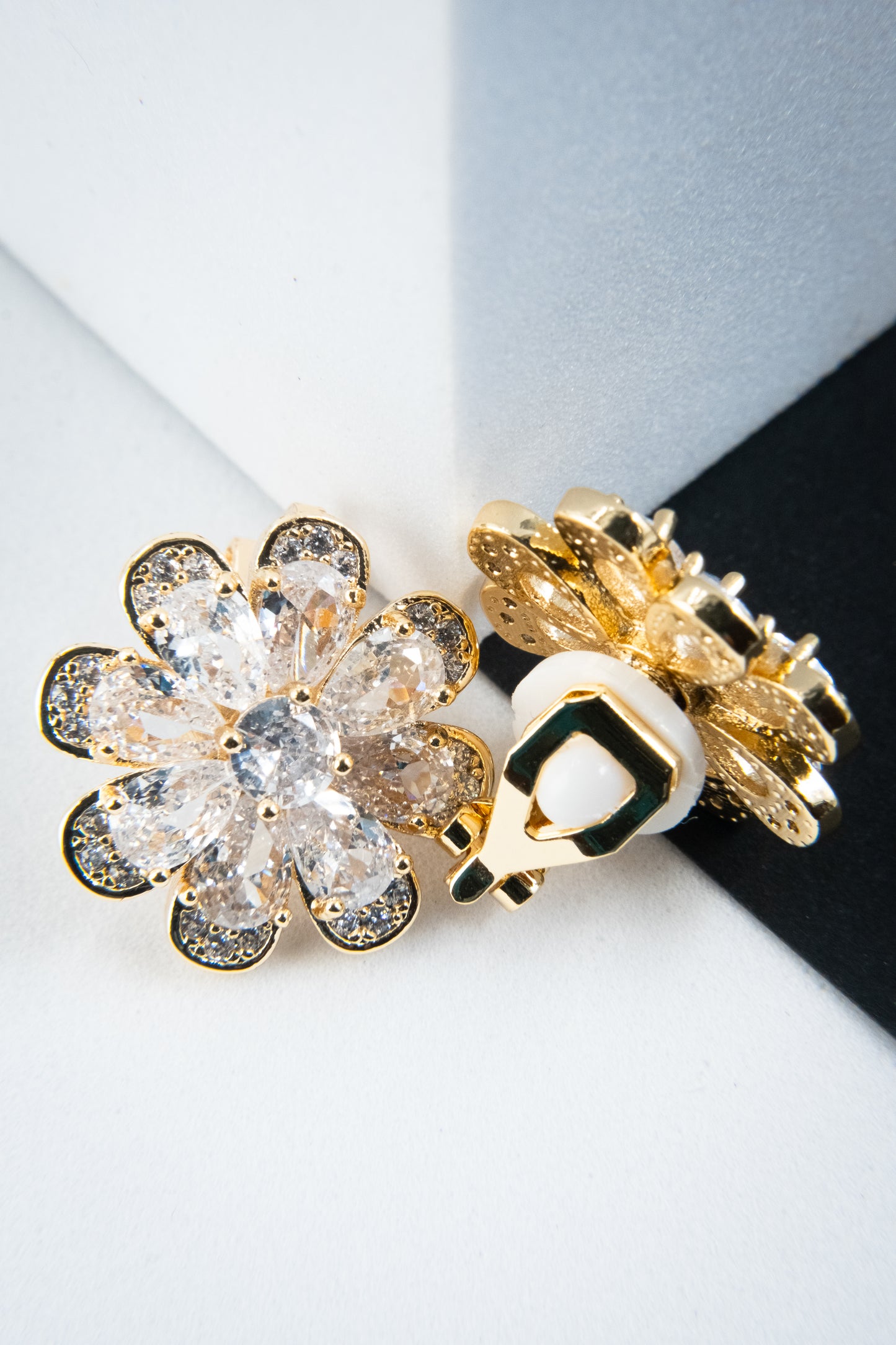 ORECCHINI CLIP FIORE ORO